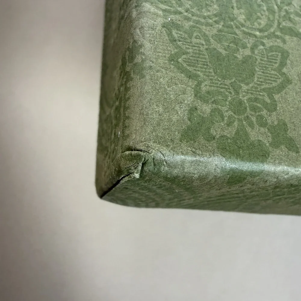 Gucci Green Brocade/Embossed Decorative Gift Box ONLY 16 X 12 X 2w/Tissue Paper